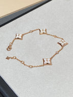 ¡®Twinkle jewelry¡¯STAR 4 MOTIF MOP DIAMOND PINK GOLD BRACELET