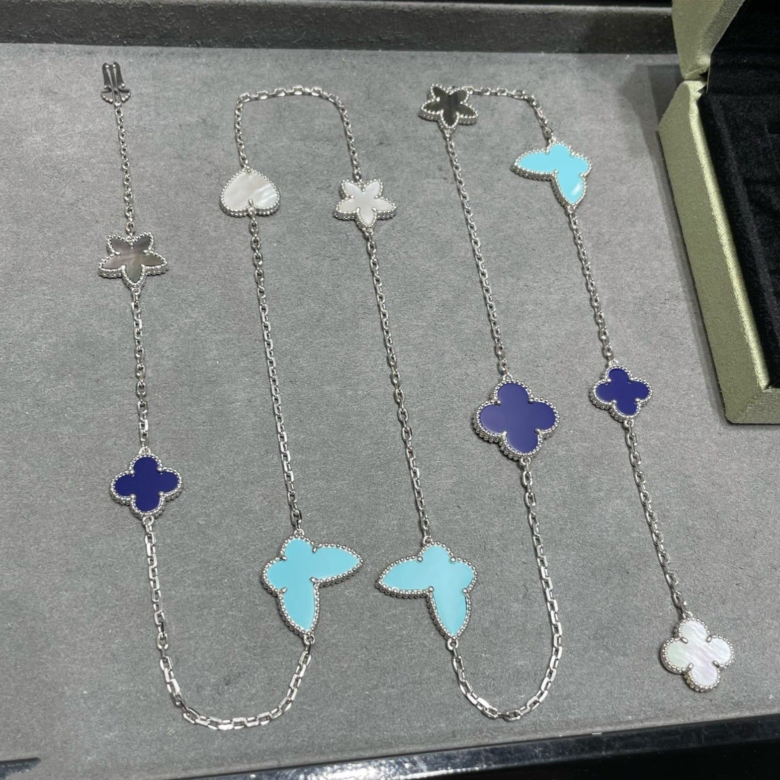 ¡®Twinkle jewelry¡¯LUCKY CLOVER SILVER 11 MOTIF NECKLACE