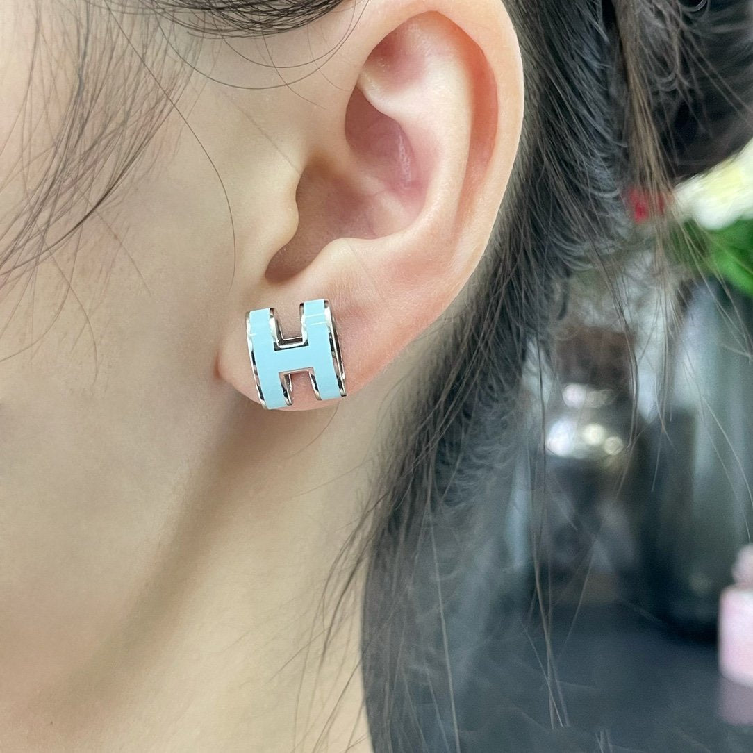 ¡®Twinkle jewelry¡¯POP H SKY BLUE STUD EARRINGS