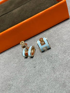 ¡®Twinkle jewelry¡¯POP H SKY BLUE STUD EARRINGS