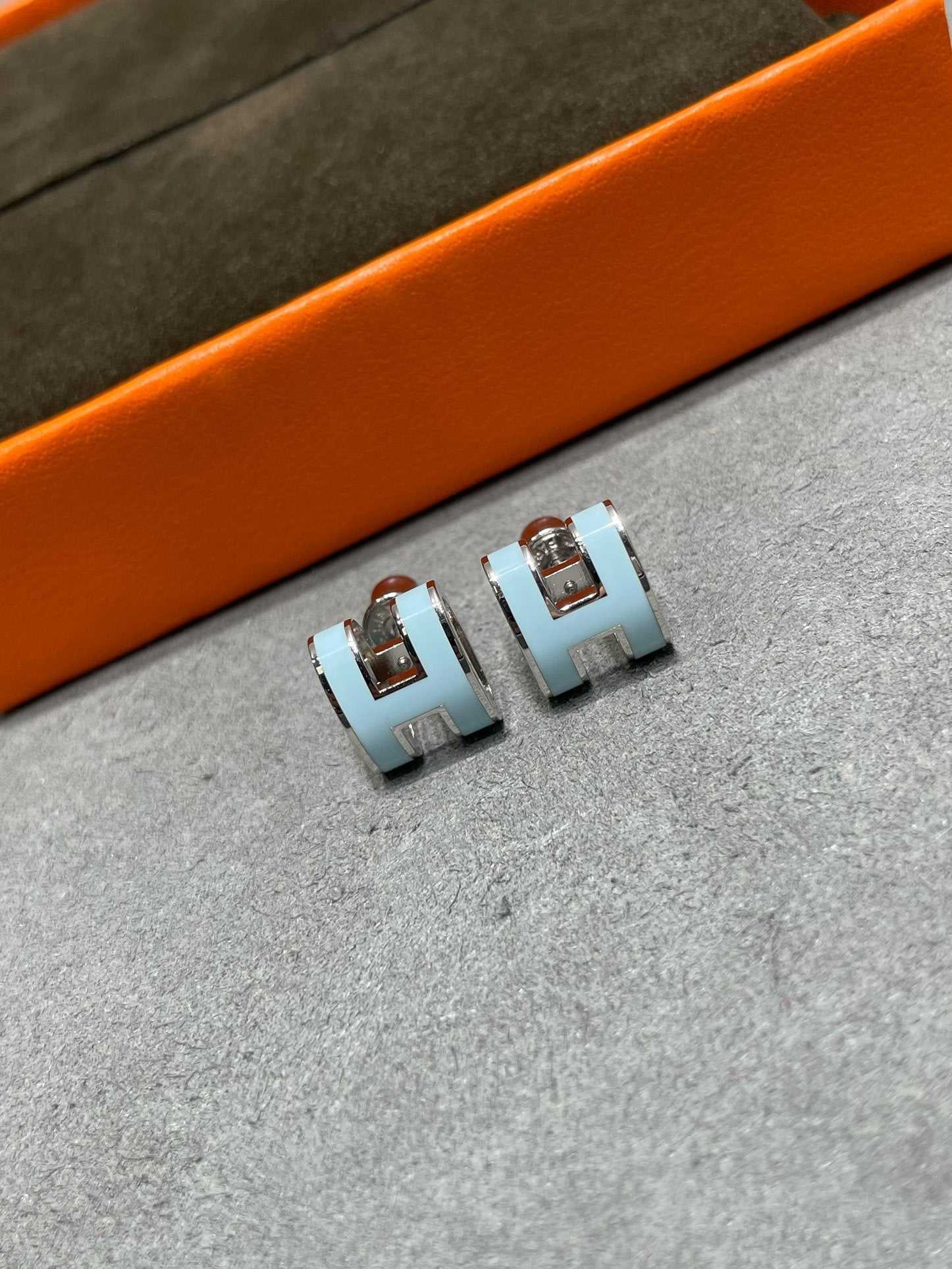 ¡®Twinkle jewelry¡¯POP H SKY BLUE STUD EARRINGS
