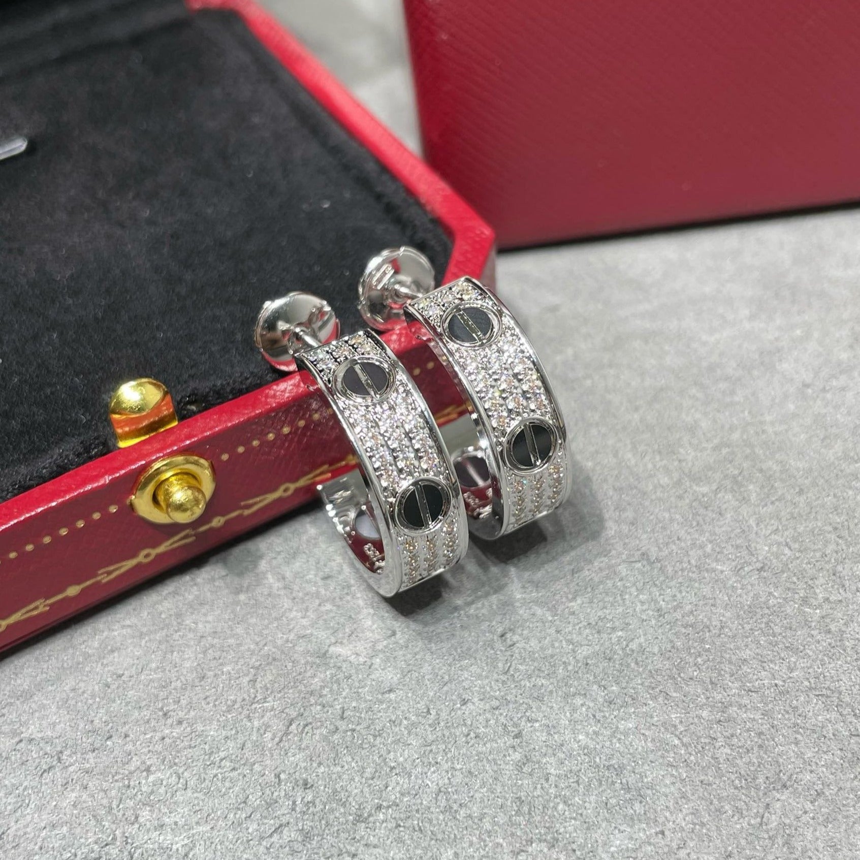 ¡®Twinkle jewelry¡¯LOVE CERAMIC DIAMOND PAVED SILVER EARRINGS