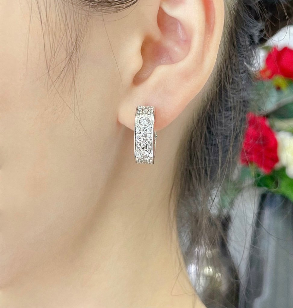 ¡®Twinkle jewelry¡¯LOVE 5.5MM DIAMOND PAVED EARRINGS