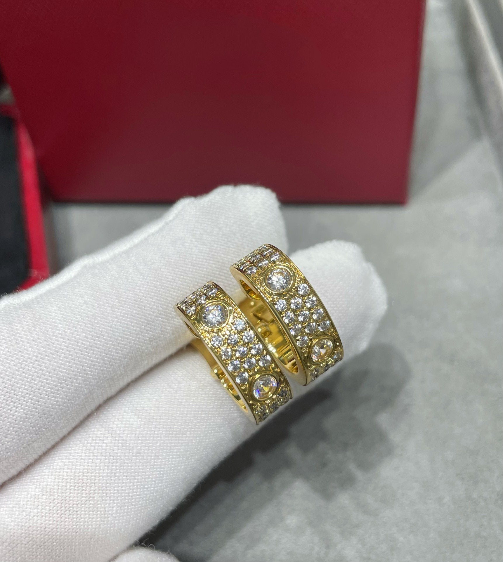¡®Twinkle jewelry¡¯LOVE 5.5MM DIAMOND PAVED EARRINGS