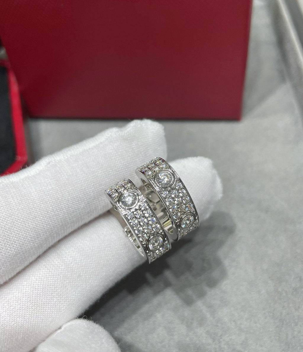 ¡®Twinkle jewelry¡¯LOVE 5.5MM DIAMOND PAVED EARRINGS