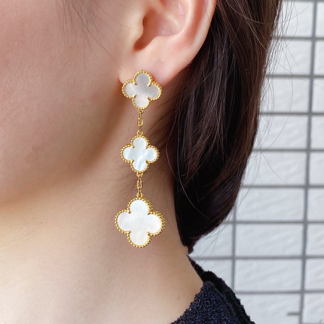 ¡®Twinkle jewelry¡¯CLOVER MOP 3 MOTIFS GOLD EARRINGS