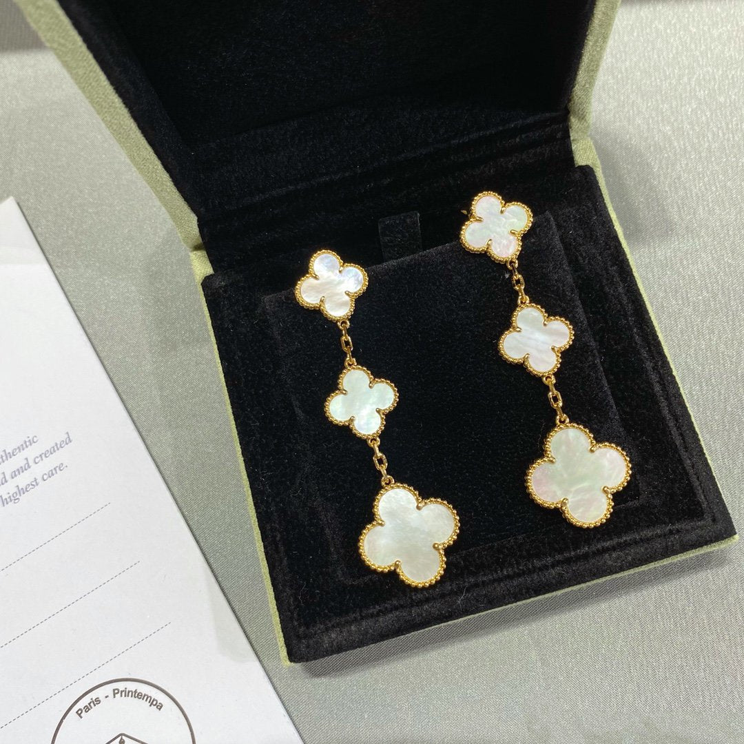 ¡®Twinkle jewelry¡¯CLOVER MOP 3 MOTIFS GOLD EARRINGS