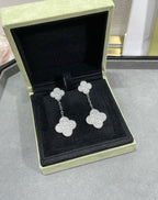 ¡®Twinkle jewelry¡¯CLOVER 2 MOTIFS DIAMOND PAVED SILVER EARRINGS