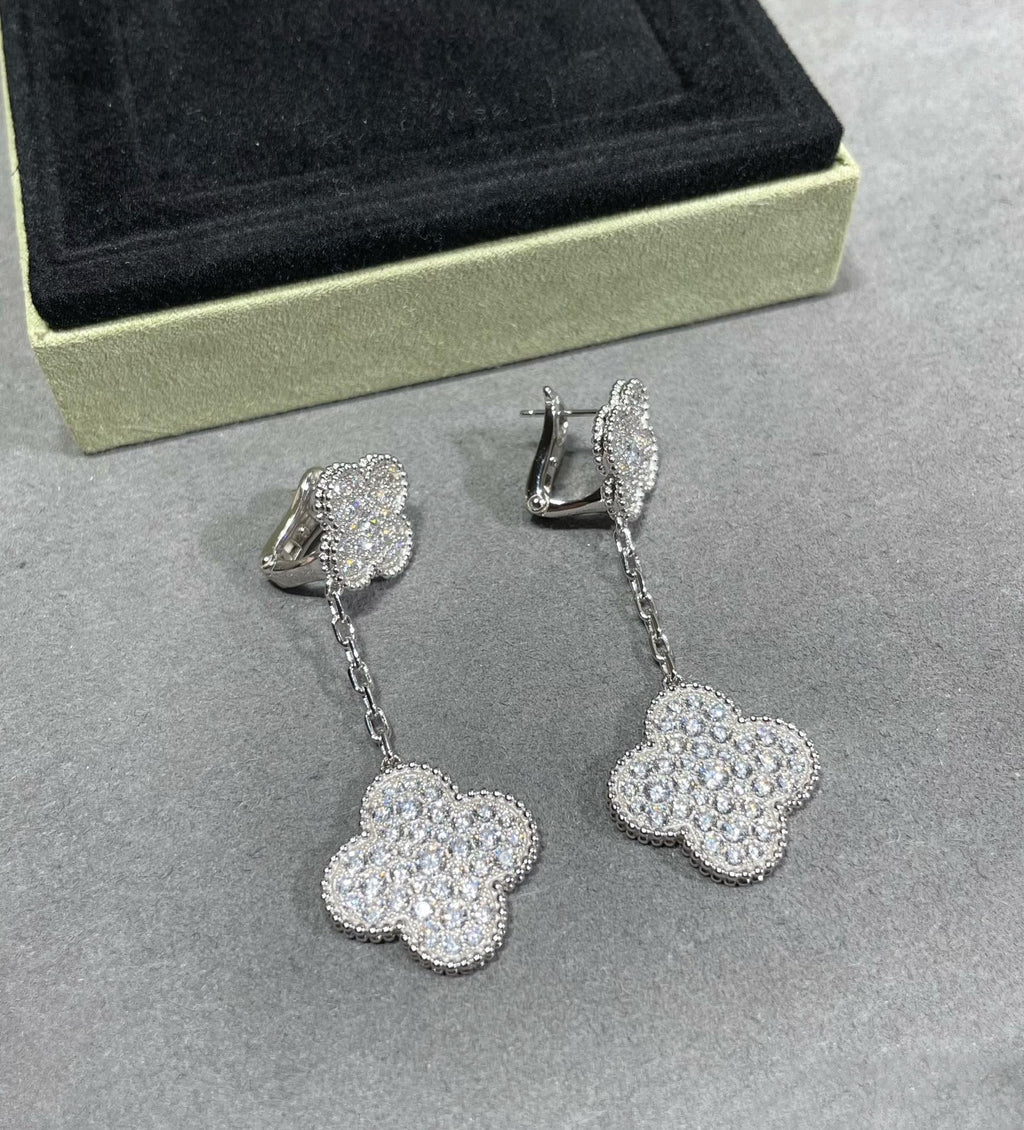 ¡®Twinkle jewelry¡¯CLOVER 2 MOTIFS DIAMOND PAVED SILVER EARRINGS