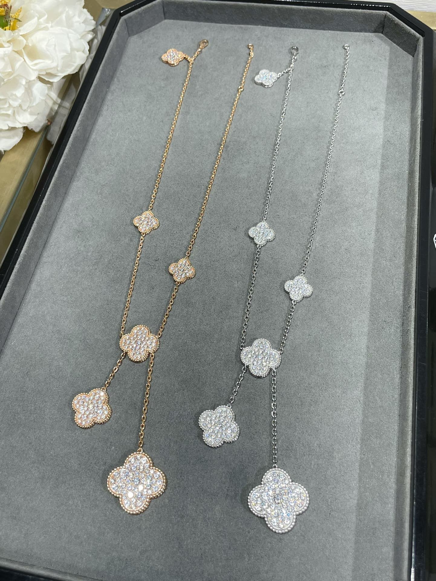 ¡®Twinkle jewelry¡¯CLOVER 6 MOTIF DIAMOND PAVED NECKLACE