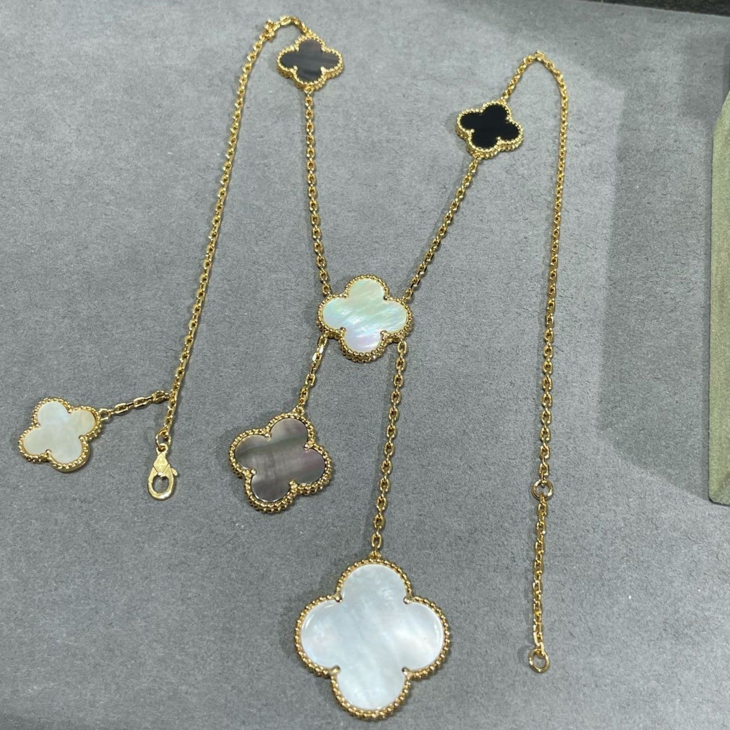 ¡®Twinkle jewelry¡¯CLOVER 6 MOTIF MOP ONYX GOLD NECKLACE