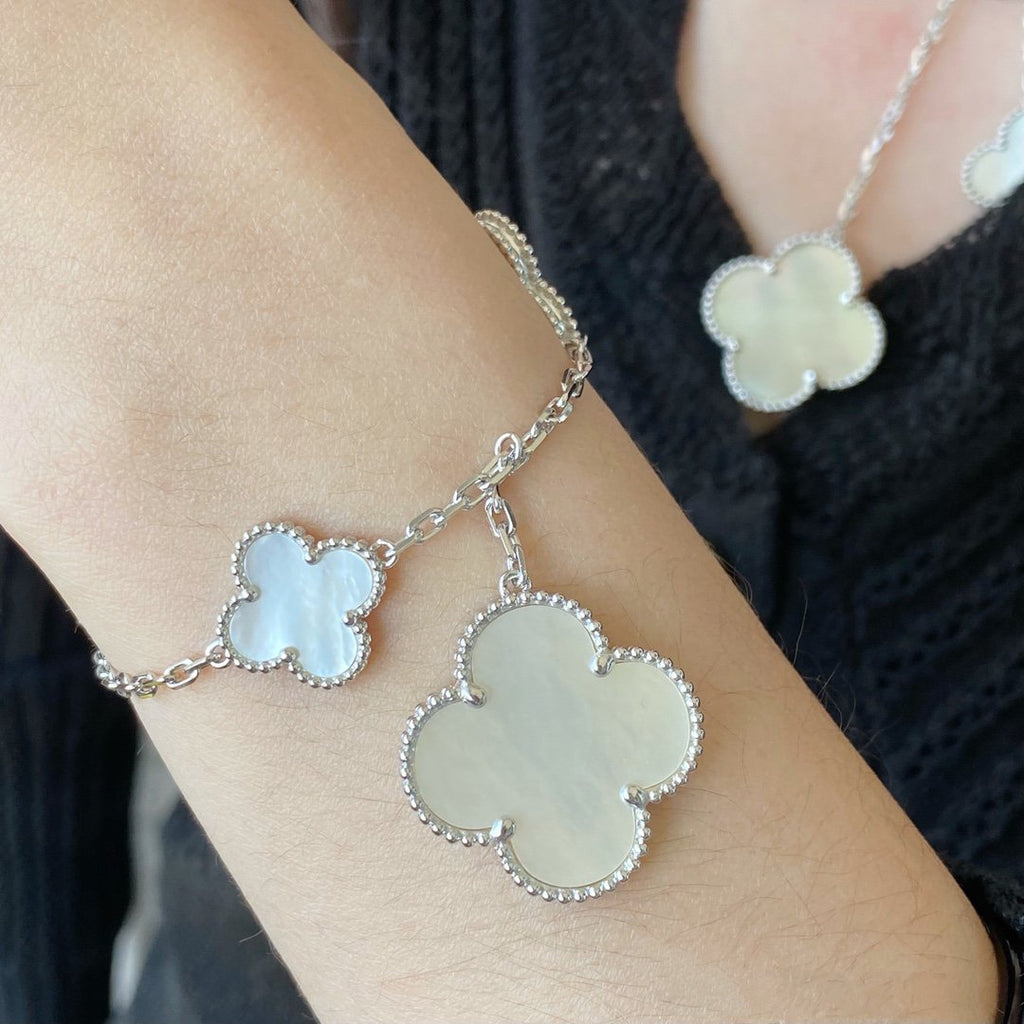 ¡®Twinkle jewelry¡¯CLOVER 5 MOTIF WHITE MOP SILVER BRACELET