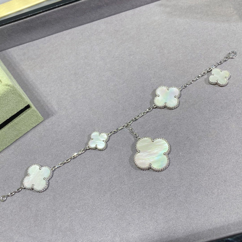 ¡®Twinkle jewelry¡¯CLOVER 5 MOTIF WHITE MOP SILVER BRACELET