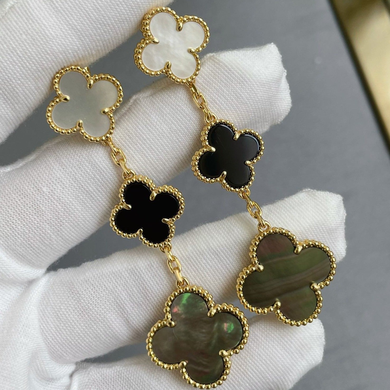 ¡®Twinkle jewelry¡¯CLOVER 3 MOTIF MOP ONYX DARK MOP PINK GOLD EARRINGS