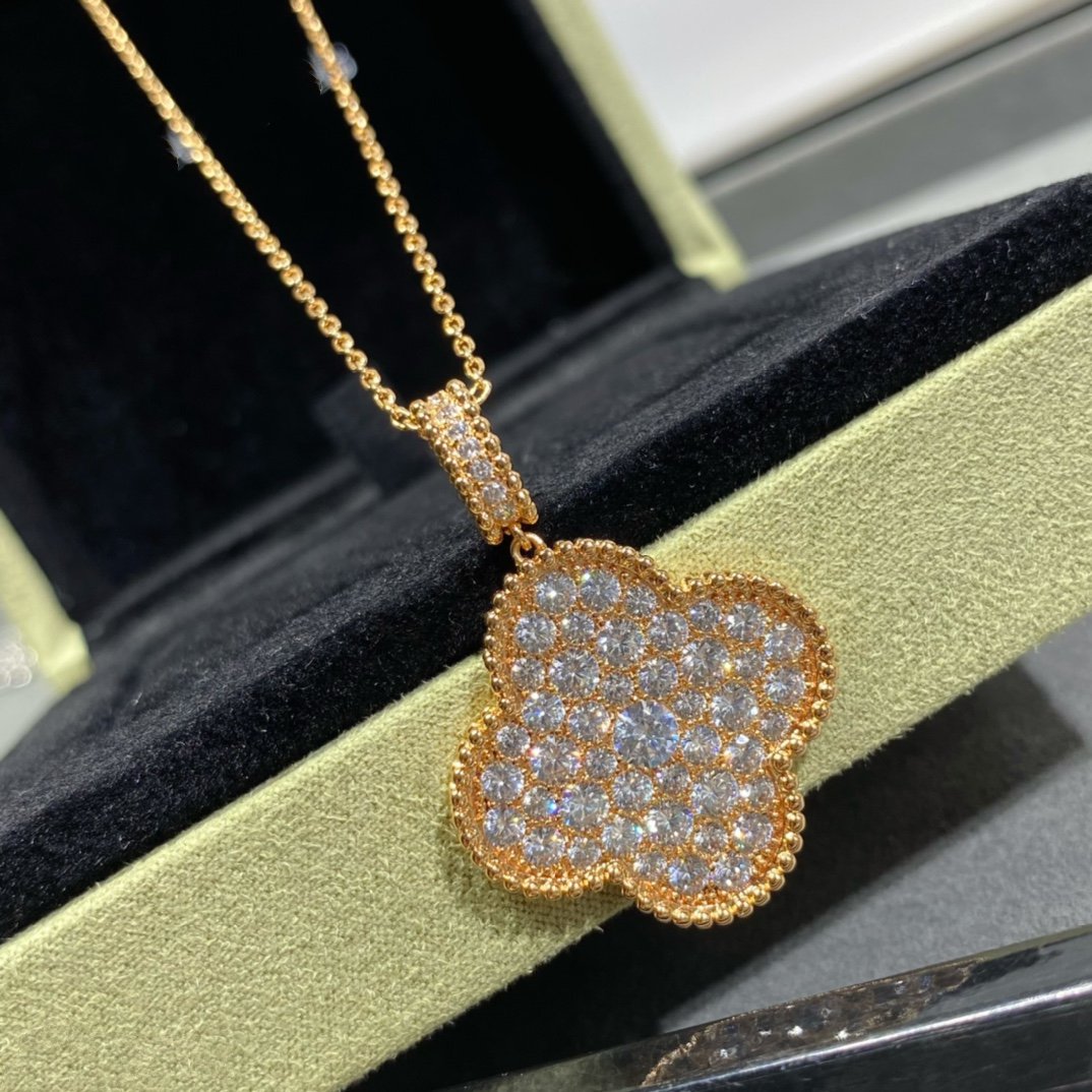 ¡®Twinkle jewelry¡¯CLOVER 25MM LARGE PEDANT DIAMOND PAVED LONG NECKLACE