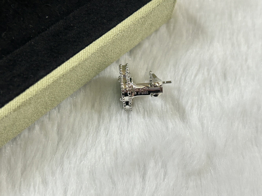 ¡®Twinkle jewelry¡¯CLOVER PIETERSITE MEDIUM STUD EARRINGS