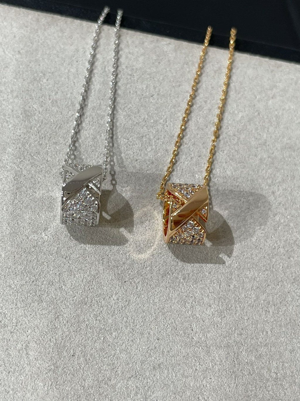¡®Twinkle jewelry¡¯LIENS EVIDENCE DIAMOND PAVED NECKLACE
