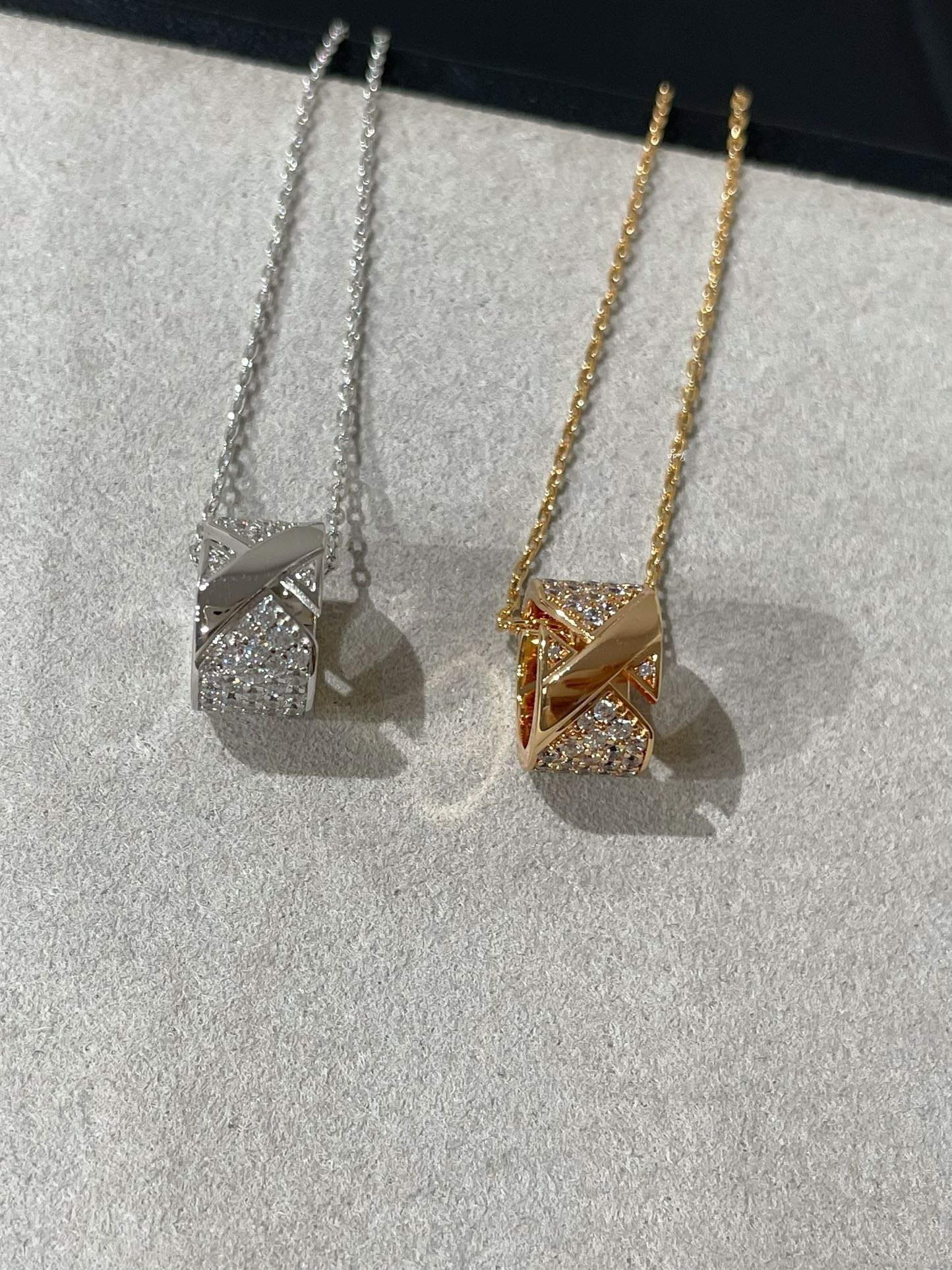 ¡®Twinkle jewelry¡¯LIENS EVIDENCE DIAMOND PAVED NECKLACE