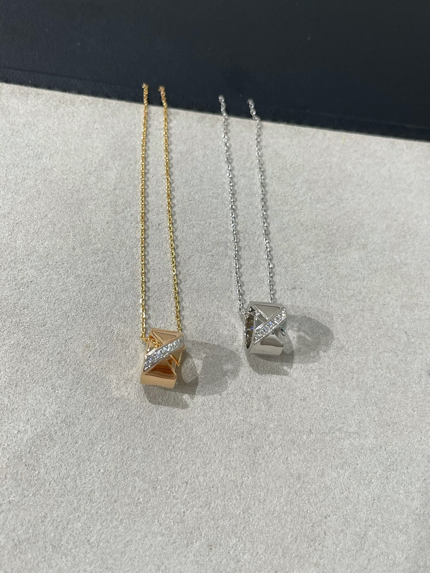 ¡®Twinkle jewelry¡¯LIENS EVIDENCE DIAMOND NECKLACE