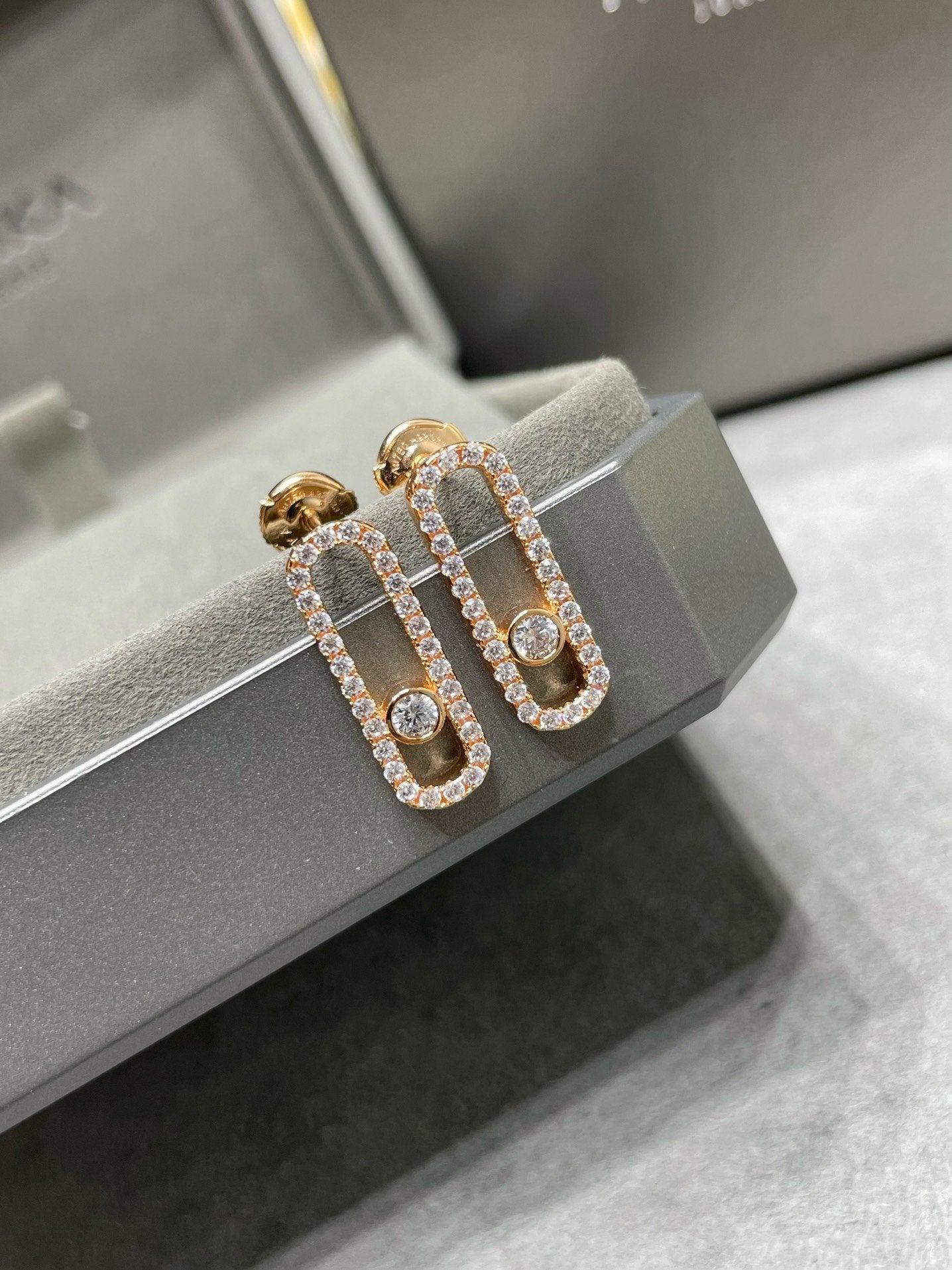 [Twinkle jewelrys]MOVE UNO STUD DIAMOND PAVED EARRINGS