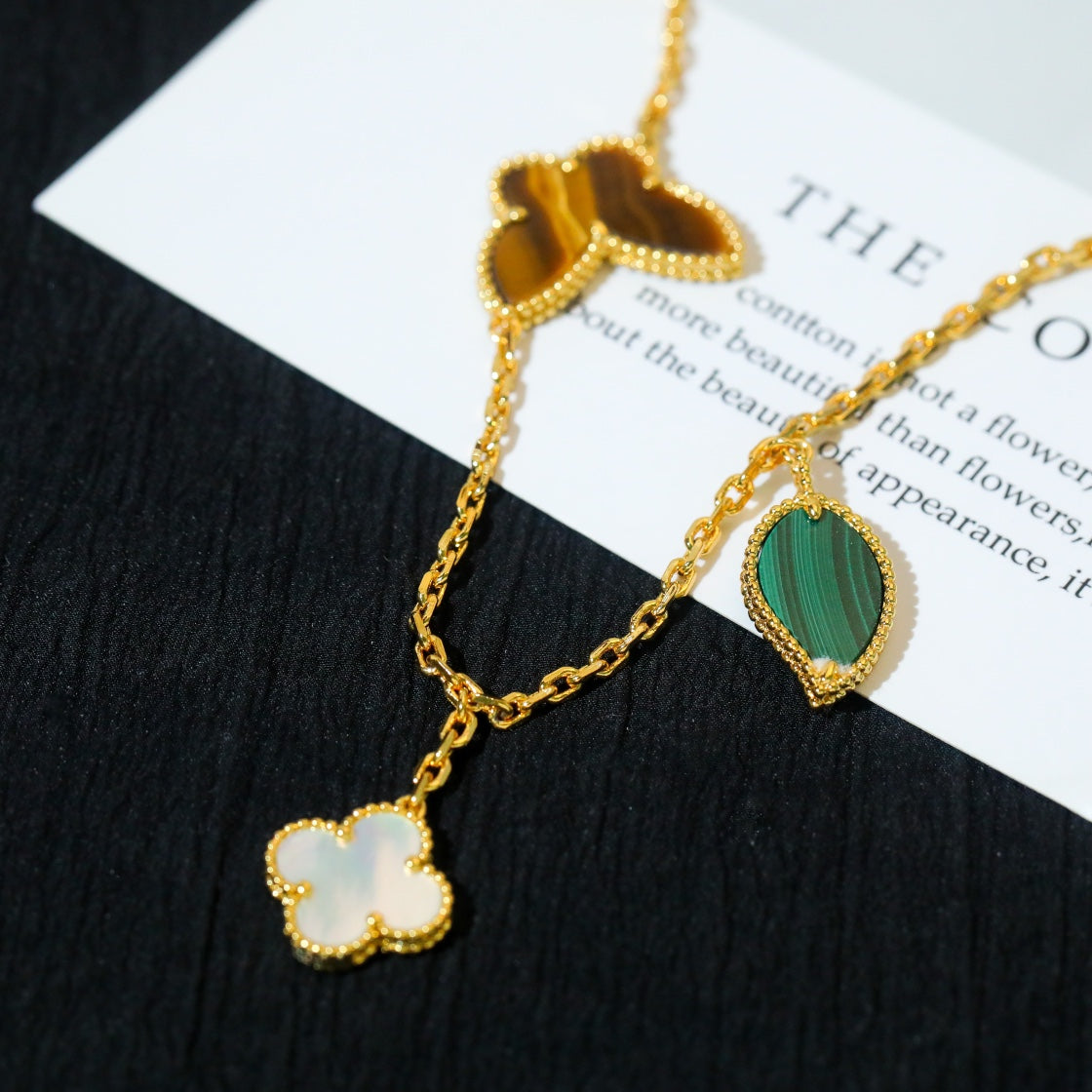 ¡®Twinkle jewelry¡¯LUCKY SPRING 5 MOTIF GOLD BRACELET