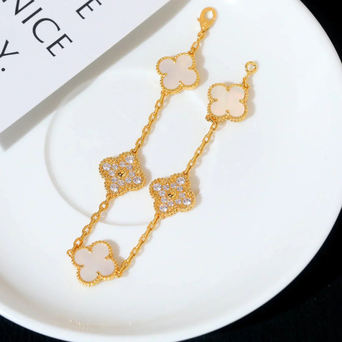 [Twinkle jewelry]New CLOVER WHITE PEARL MOP 5 MOTIF BRACELET COLLECTION