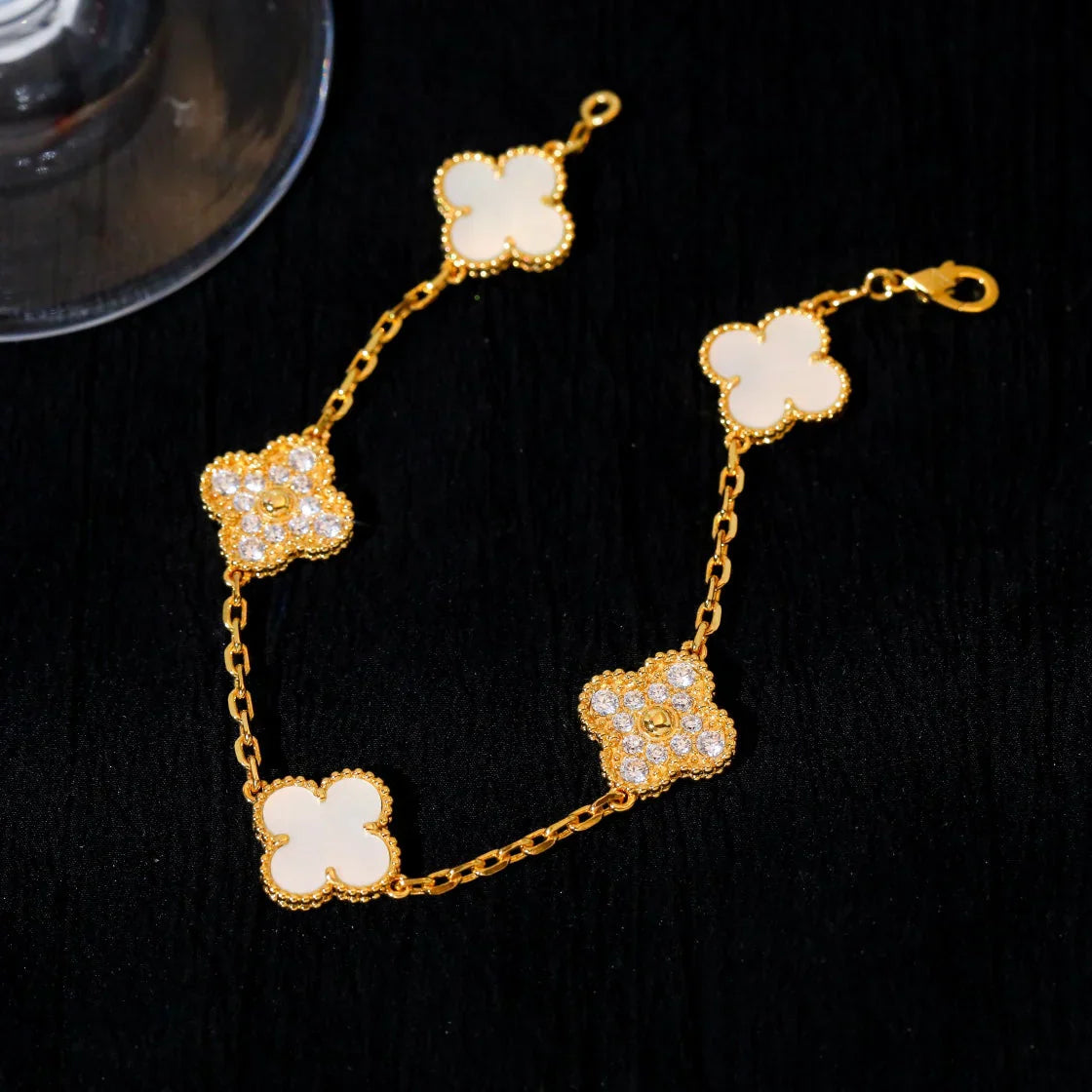 [Twinkle jewelry]New CLOVER WHITE PEARL MOP 5 MOTIF BRACELET COLLECTION