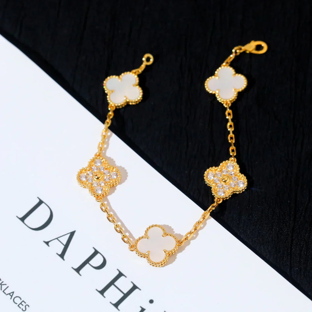 [Twinkle jewelry]New CLOVER WHITE PEARL MOP 5 MOTIF BRACELET COLLECTION