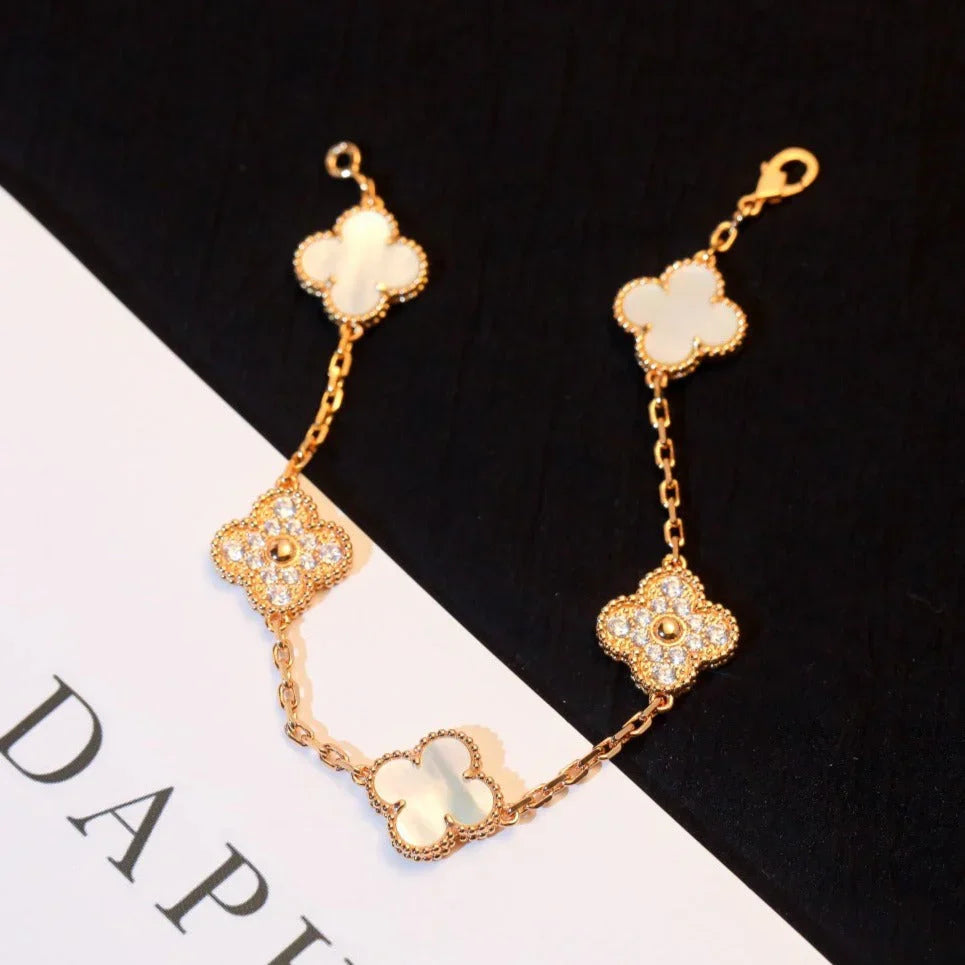 [Twinkle jewelry]New CLOVER WHITE PEARL MOP 5 MOTIF BRACELET COLLECTION