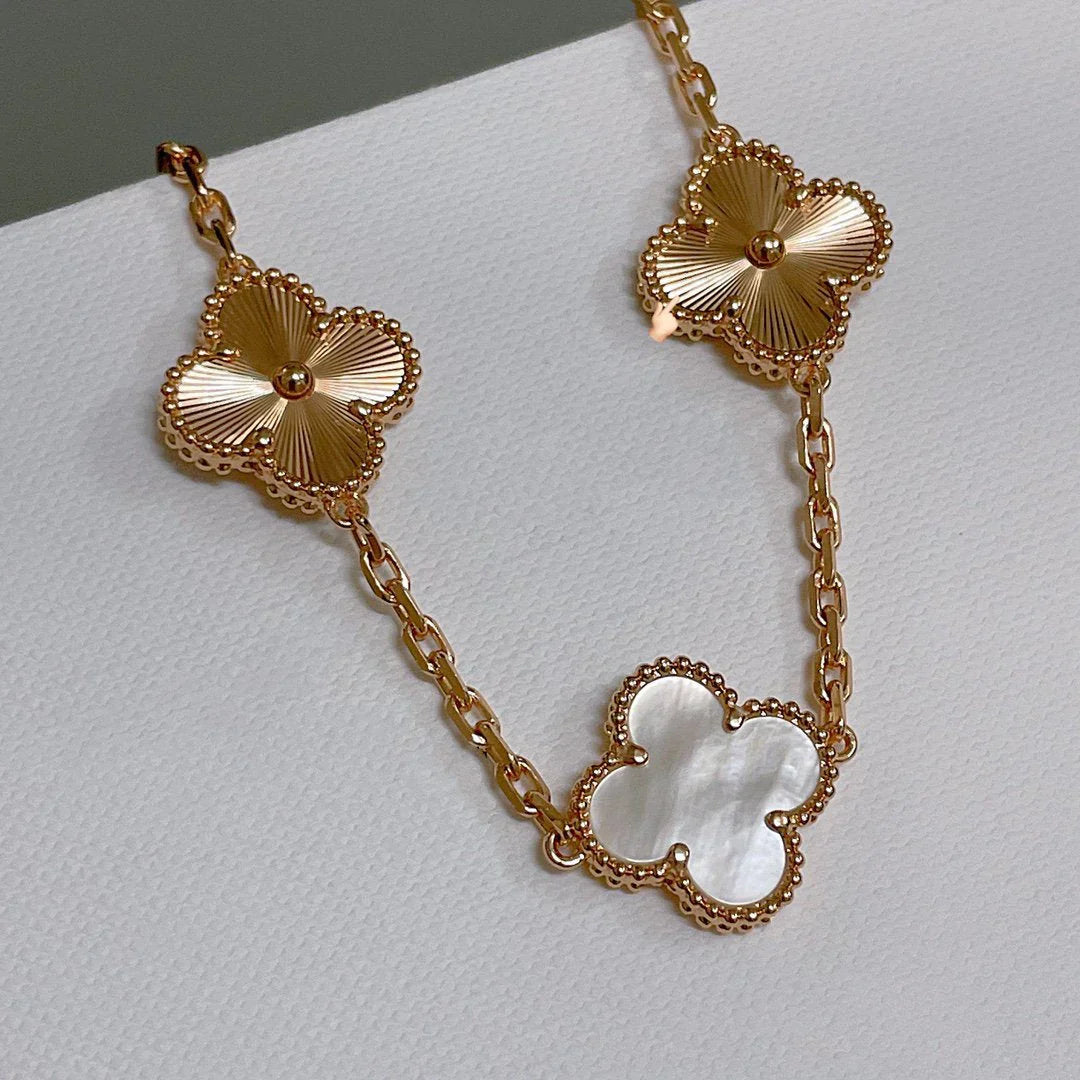 [Twinkle jewelry]New CLOVER WHITE PEARL MOP 5 MOTIF BRACELET COLLECTION
