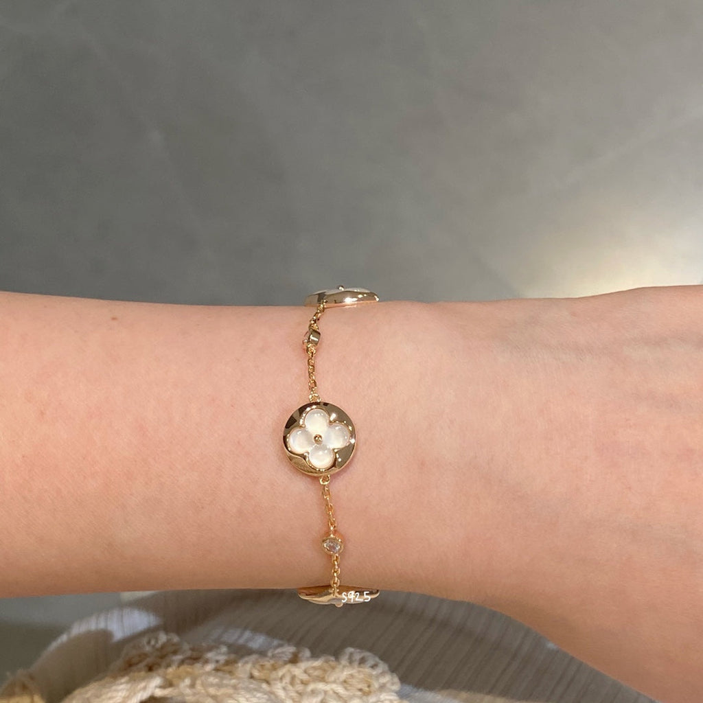 ¡®Twinkle jewelry¡¯STAR AND SUN 4 MOTIF WHITE MOP PINK GOLD BRACELET