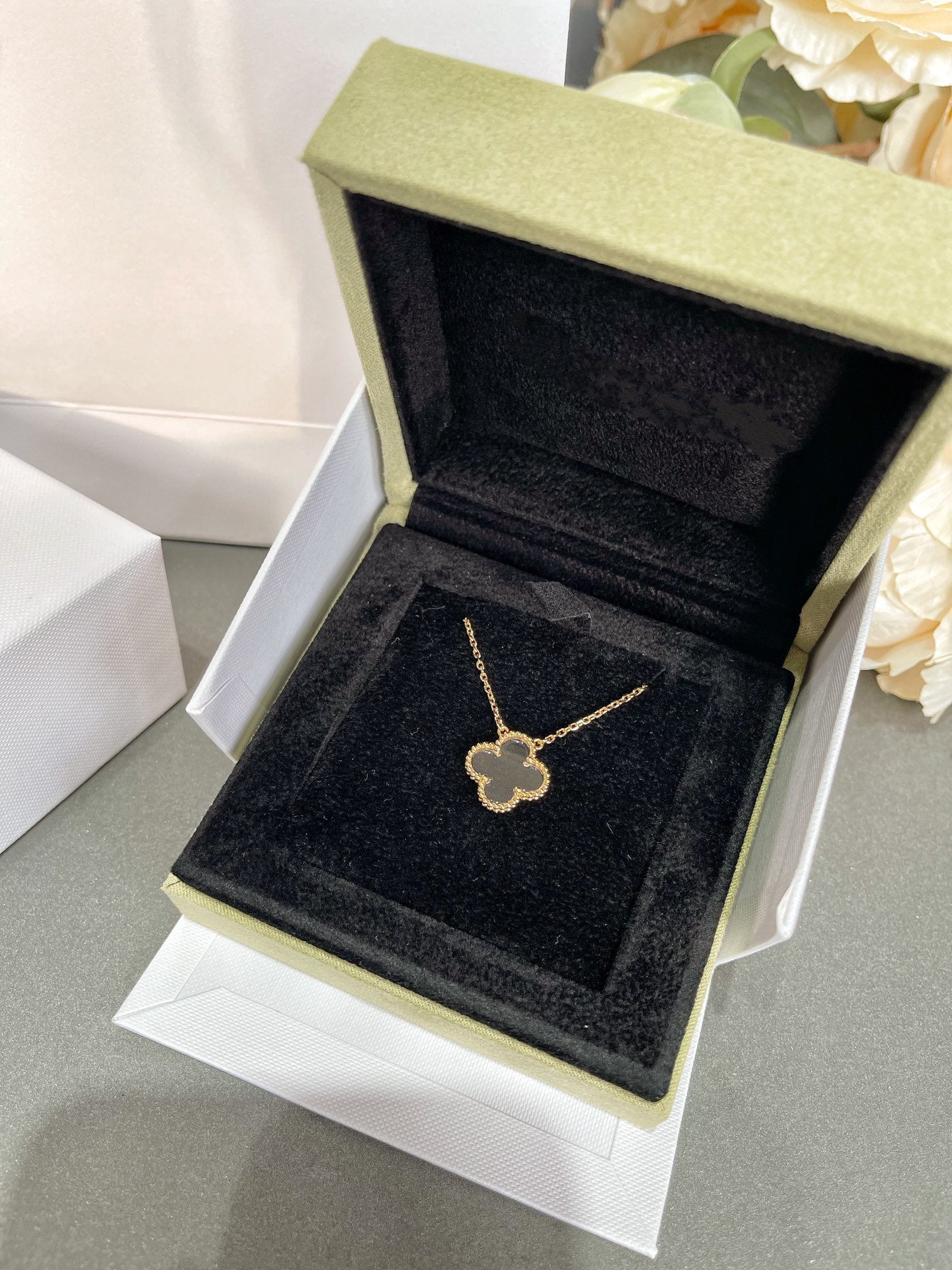 ¡®Twinkle jewelry¡¯CLOVER ROCK CRYSTAL ROSE GOLD NECKLACE