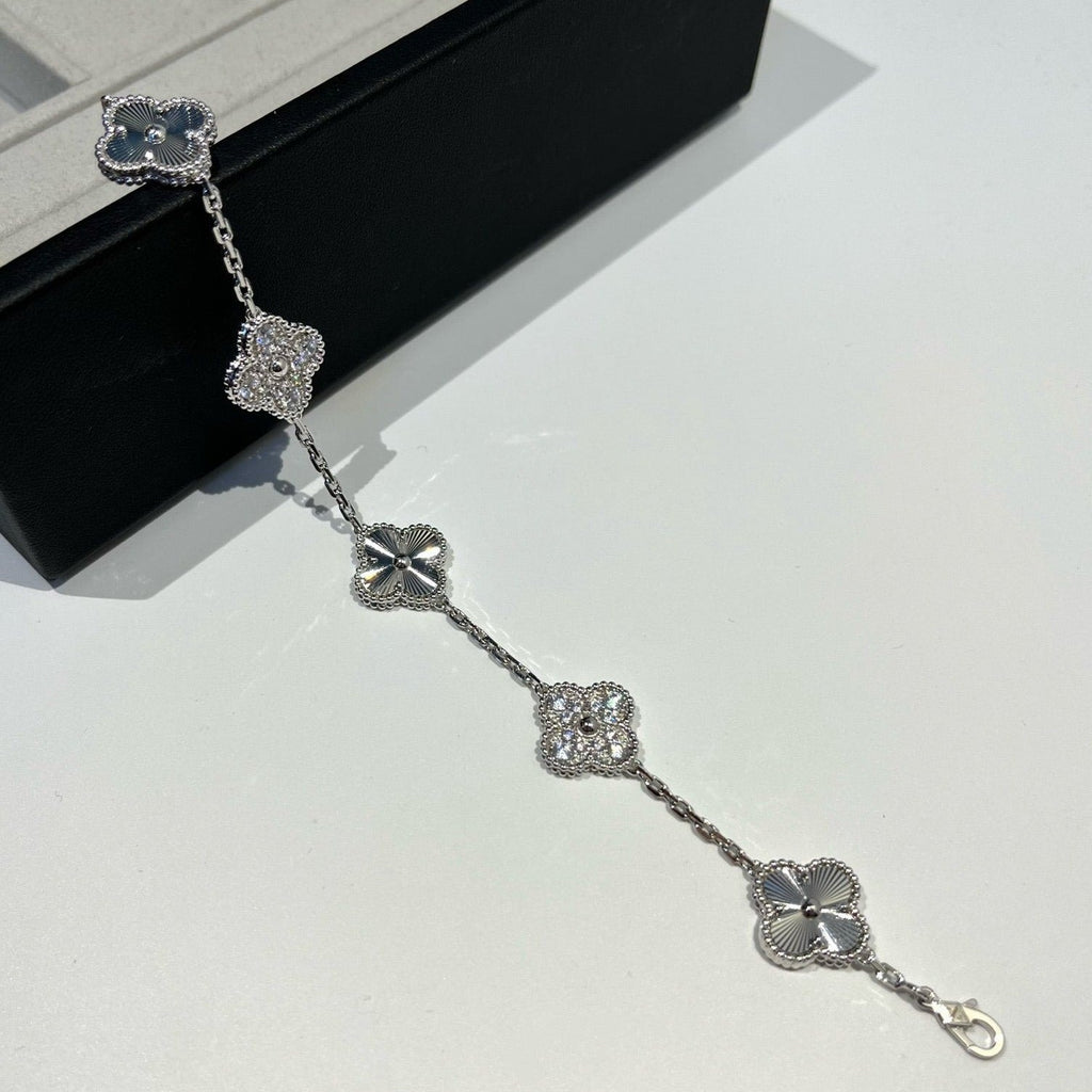 [Twinkle jewelry]New  CLOVER 5 MOTIF LASER BRACELET COLLECTION
