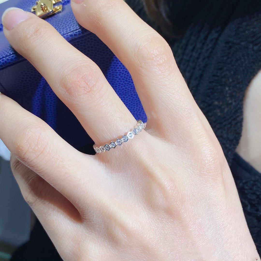 ¡®Twinkle jewelry¡¯BEE LOVE DIAMOND PAVED SMALL RING