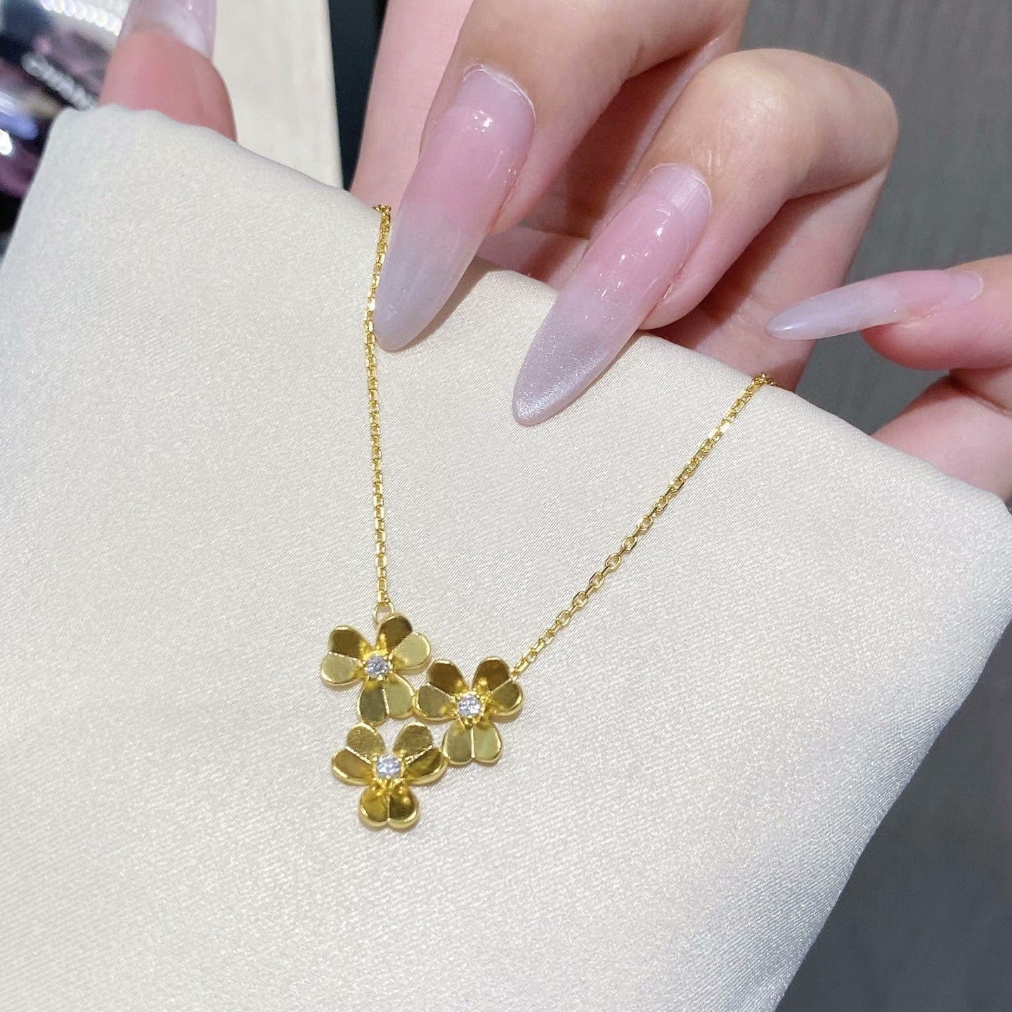 ¡®Twinkle jewelry¡¯FRIVOLE ROSE GOLD FLOWER DIAMOND NECKLACE