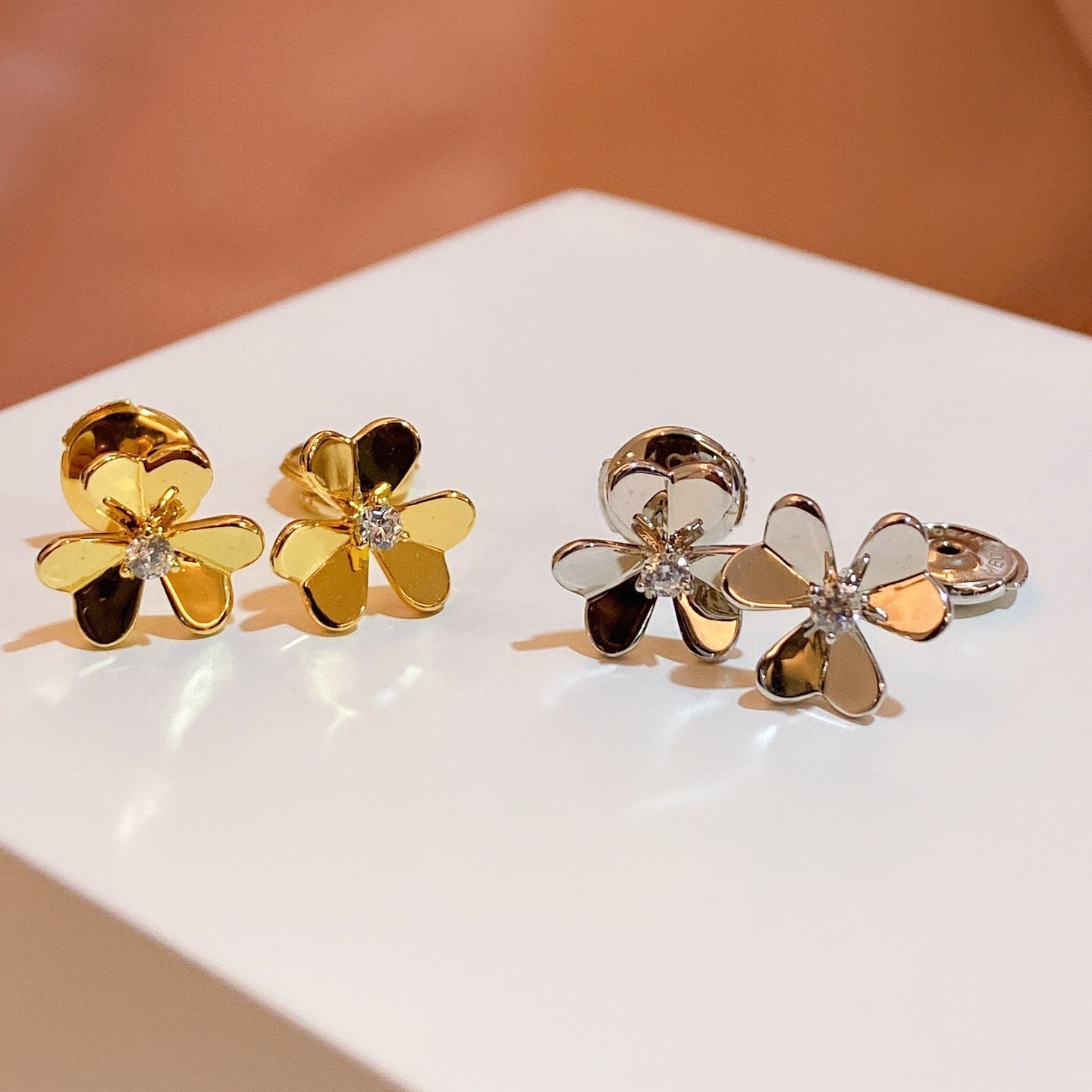 ¡®Twinkle jewelry¡¯FRIVOLE MINI FLOWER EARRINGS
