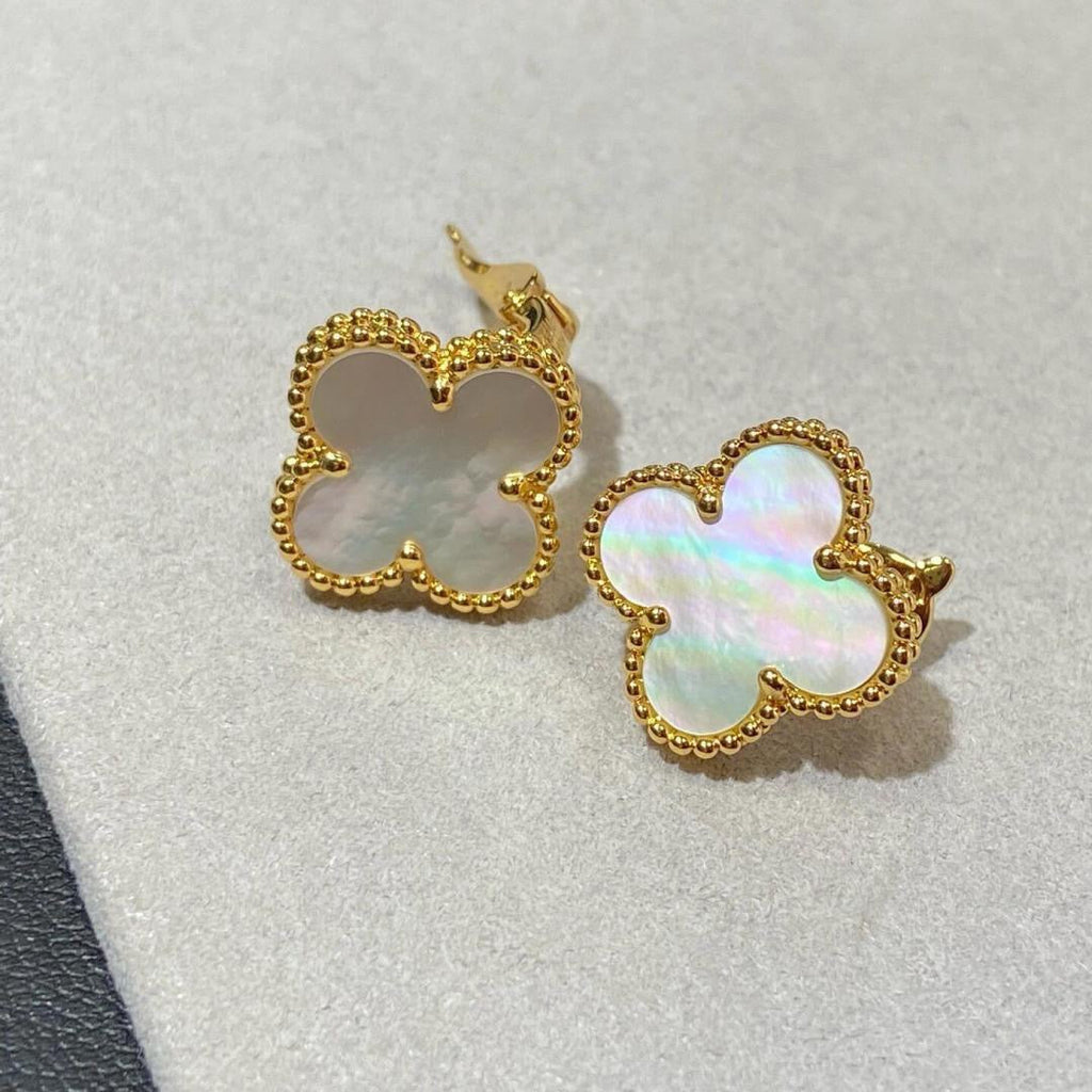 [Twinkle jewelry] CLOVER LARGE (20mm) 1 MOTIFS WHITE MOP STUD EARRINGS