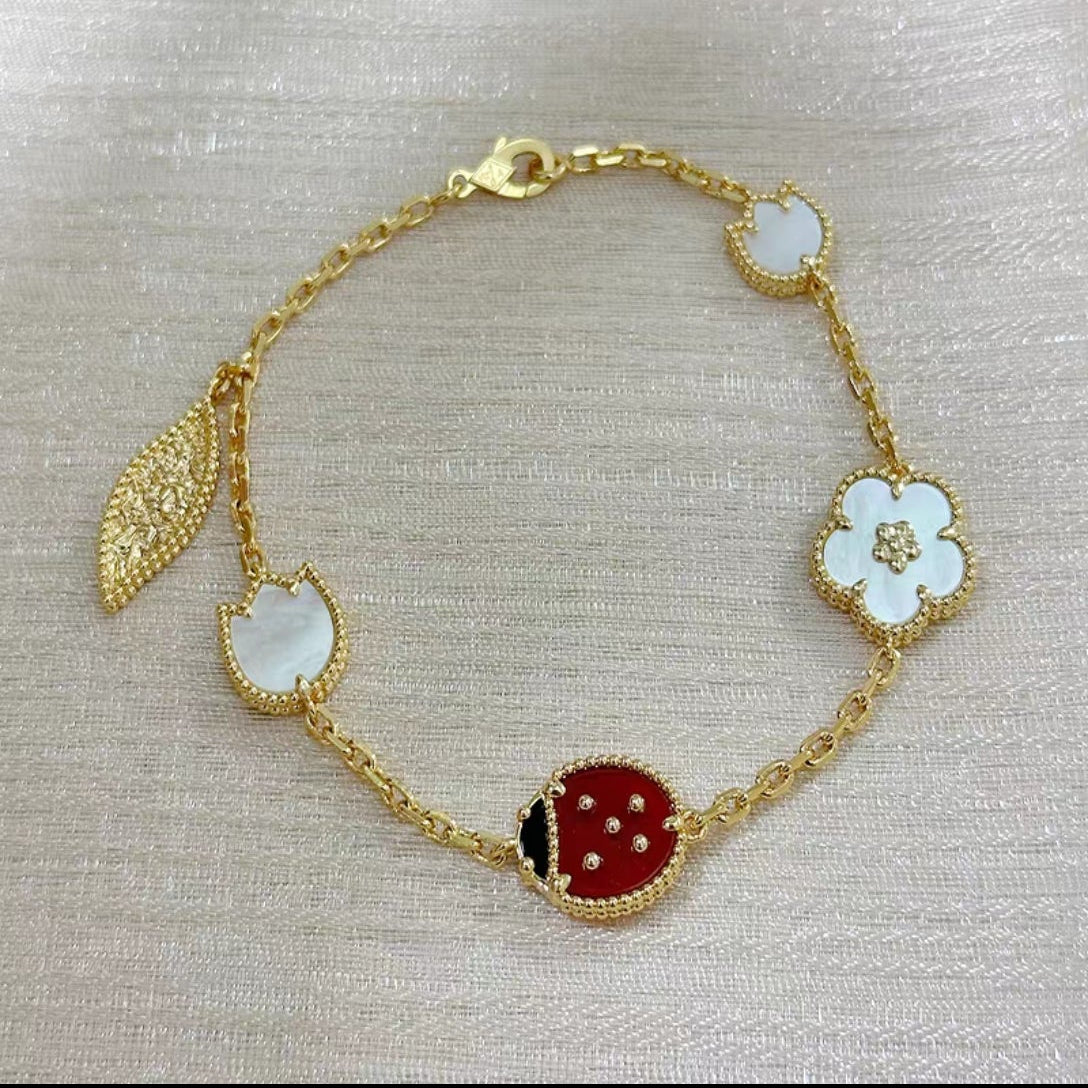 ¡®Twinkle jewelry¡¯LUCKY SPRING 5 MOTIF BRACELET