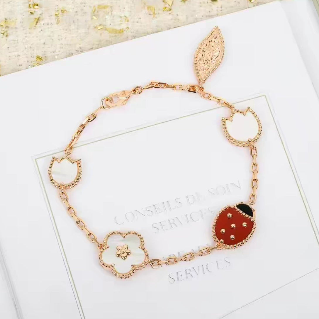 ¡®Twinkle jewelry¡¯LUCKY SPRING 5 MOTIF BRACELET