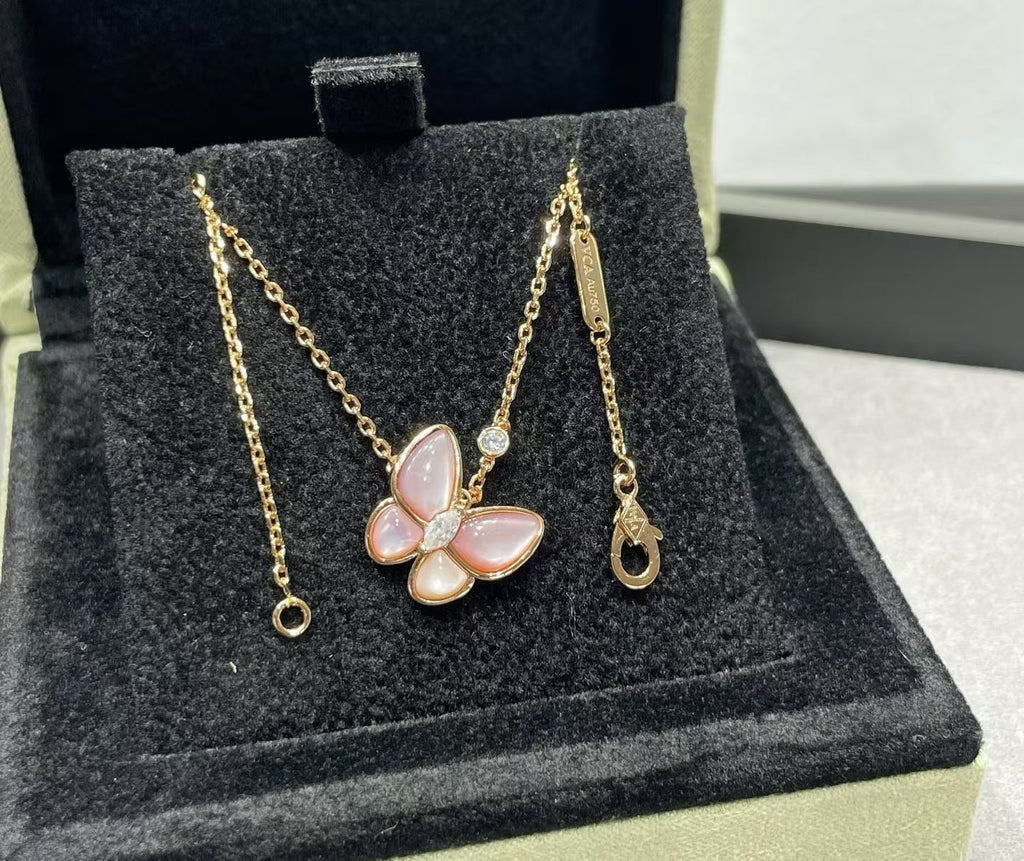[Twinkle]BUTTERFLY PINK MOTHER-OF-PEARL DIAMOND NECKLACE