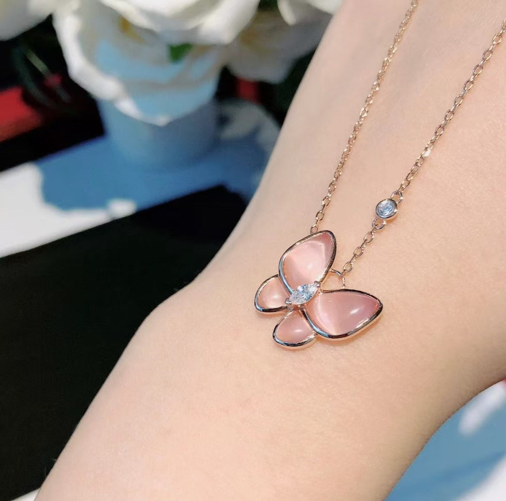 [Twinkle]BUTTERFLY PINK MOTHER-OF-PEARL DIAMOND NECKLACE