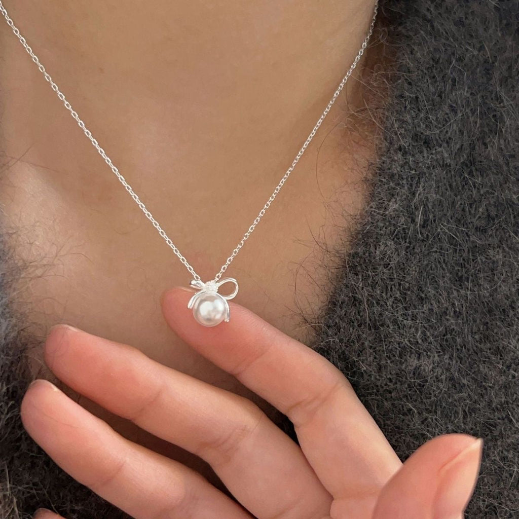 Elegant Minimalist Bow Freshwater Pearl Clavicle Necklace