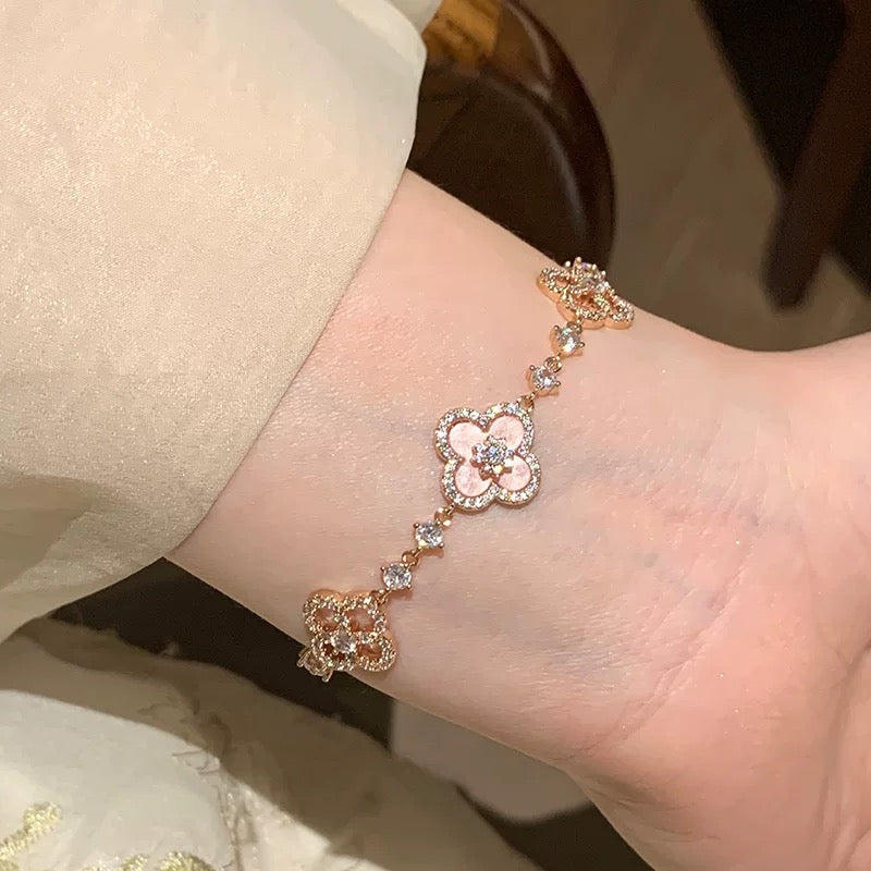 ¡®Twinkle jewelry¡¯CLOVER 5 MOTIF PINK BLUE RED WHITE BRACELET