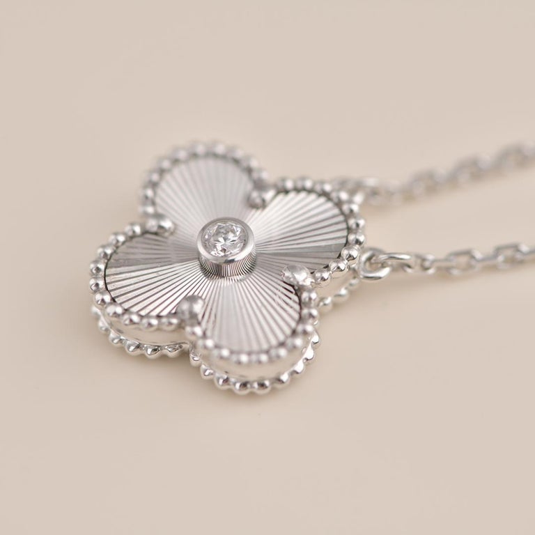 ¡®Twinkle jewelry¡¯CLOVER  15MM DIAMOND LASER NECKLACE SILVER