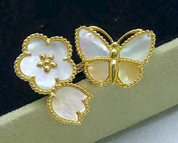[Twinkle] 26 NEW CLOVER LUCKY LIGHT YELLOW AND WHITE SET