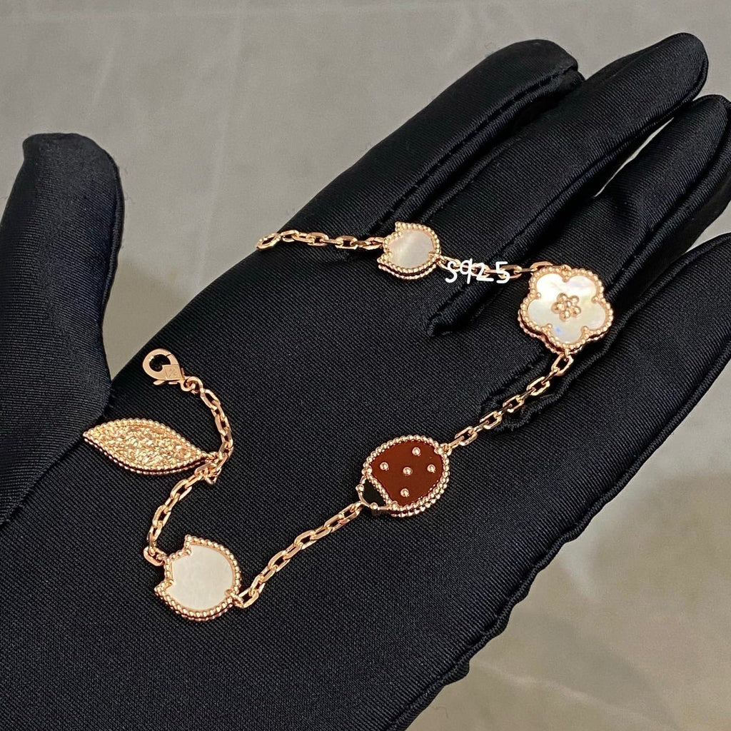 ¡®Twinkle jewelry¡¯LUCKY SPRING 5 MOTIF BRACELET