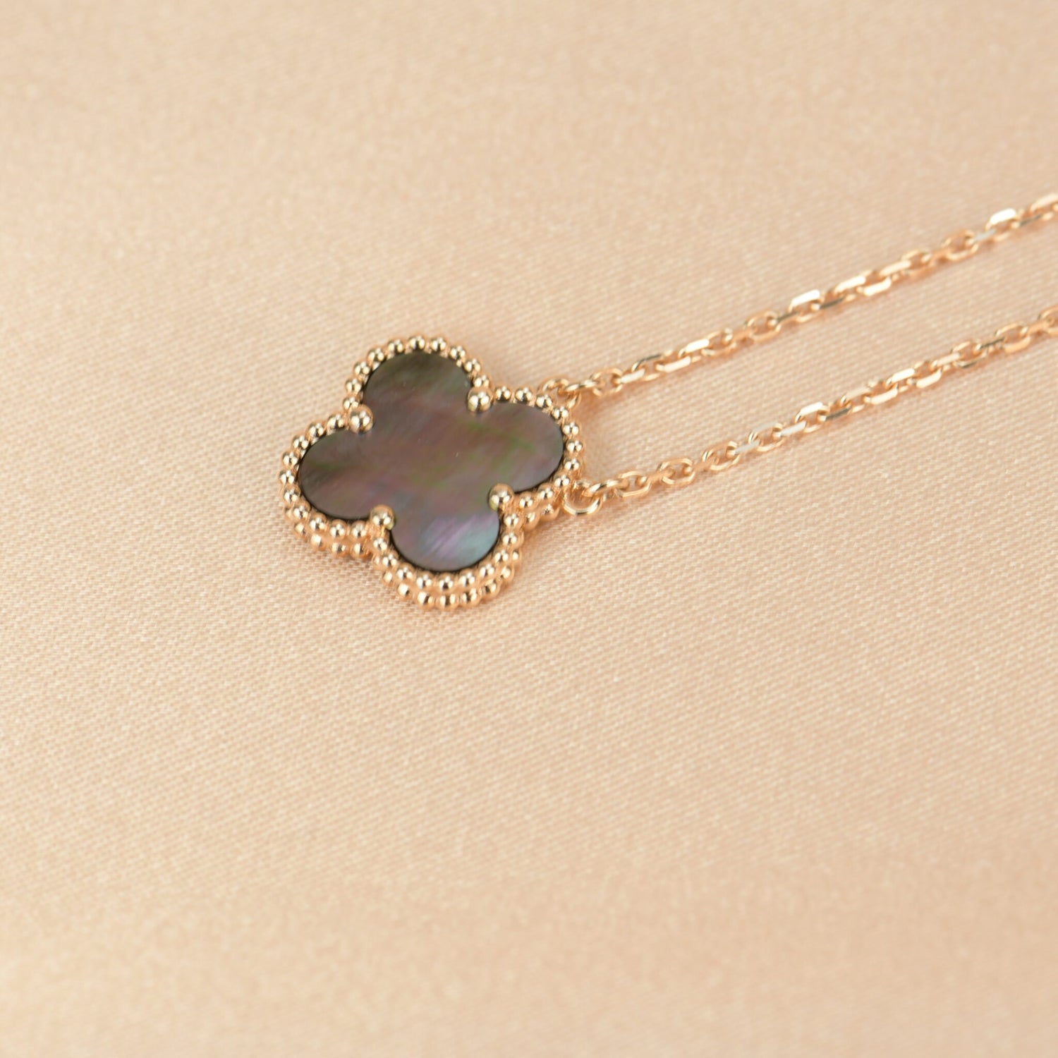¡®Twinkle jewelry¡¯CLOVER 15MM  GRAY MOTHER OF PEARL NECKLACE