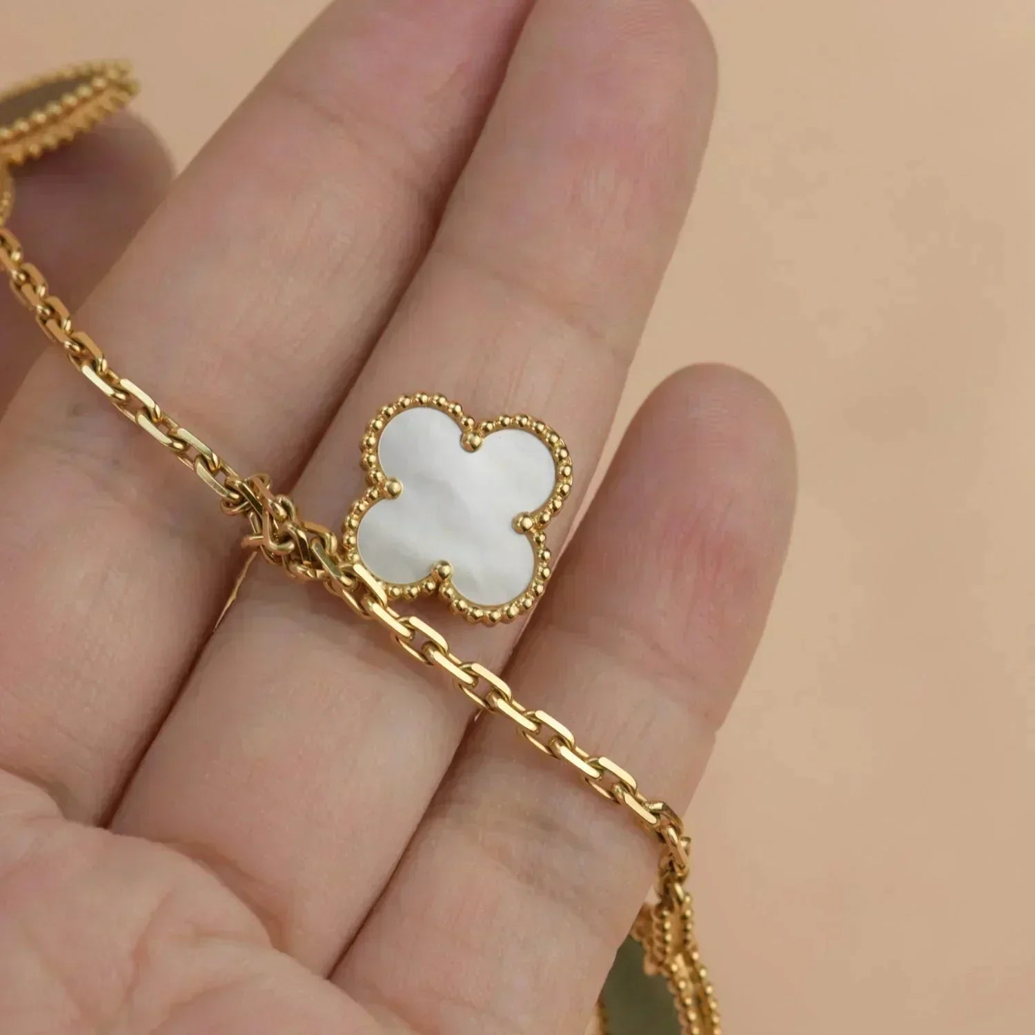 ¡®Twinkle jewelry¡¯LUCKY SPRING 5 MOTIF GOLD BRACELET