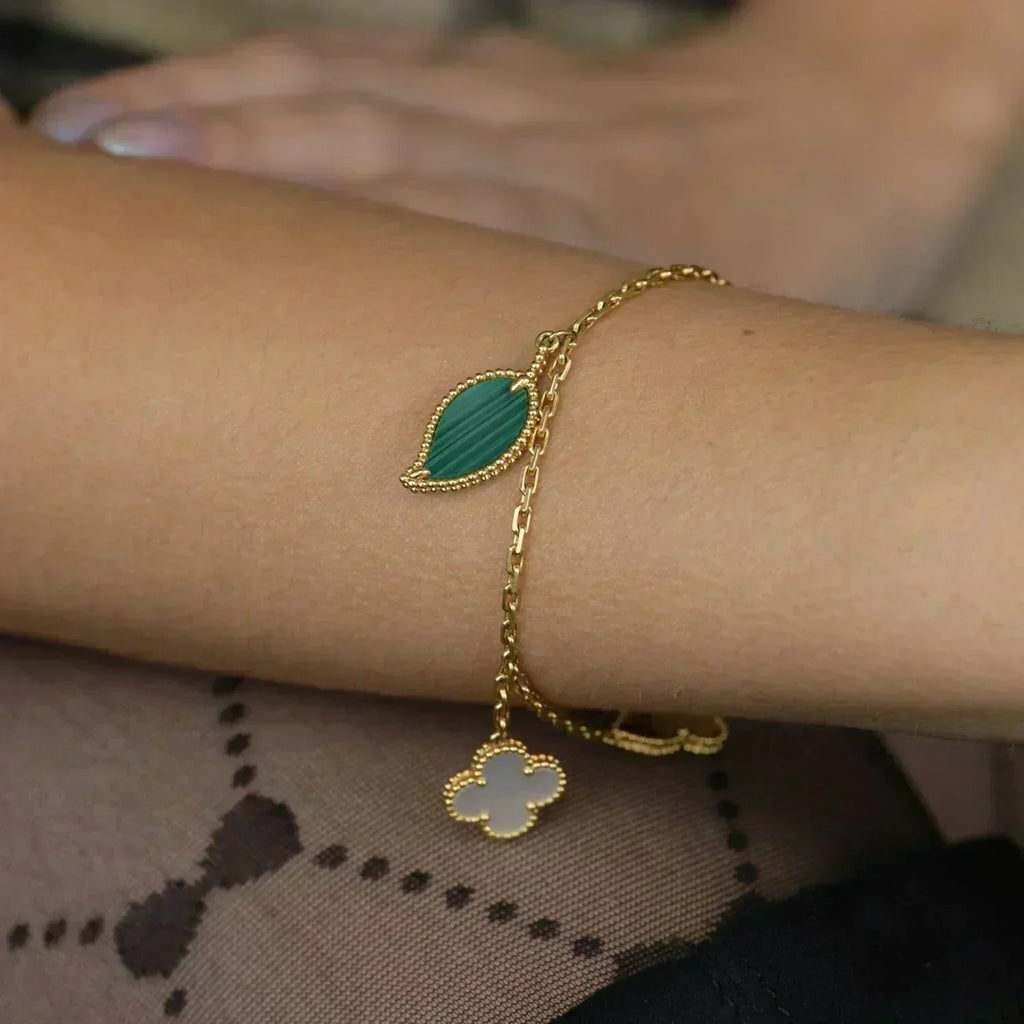 ¡®Twinkle jewelry¡¯LUCKY SPRING 5 MOTIF GOLD BRACELET
