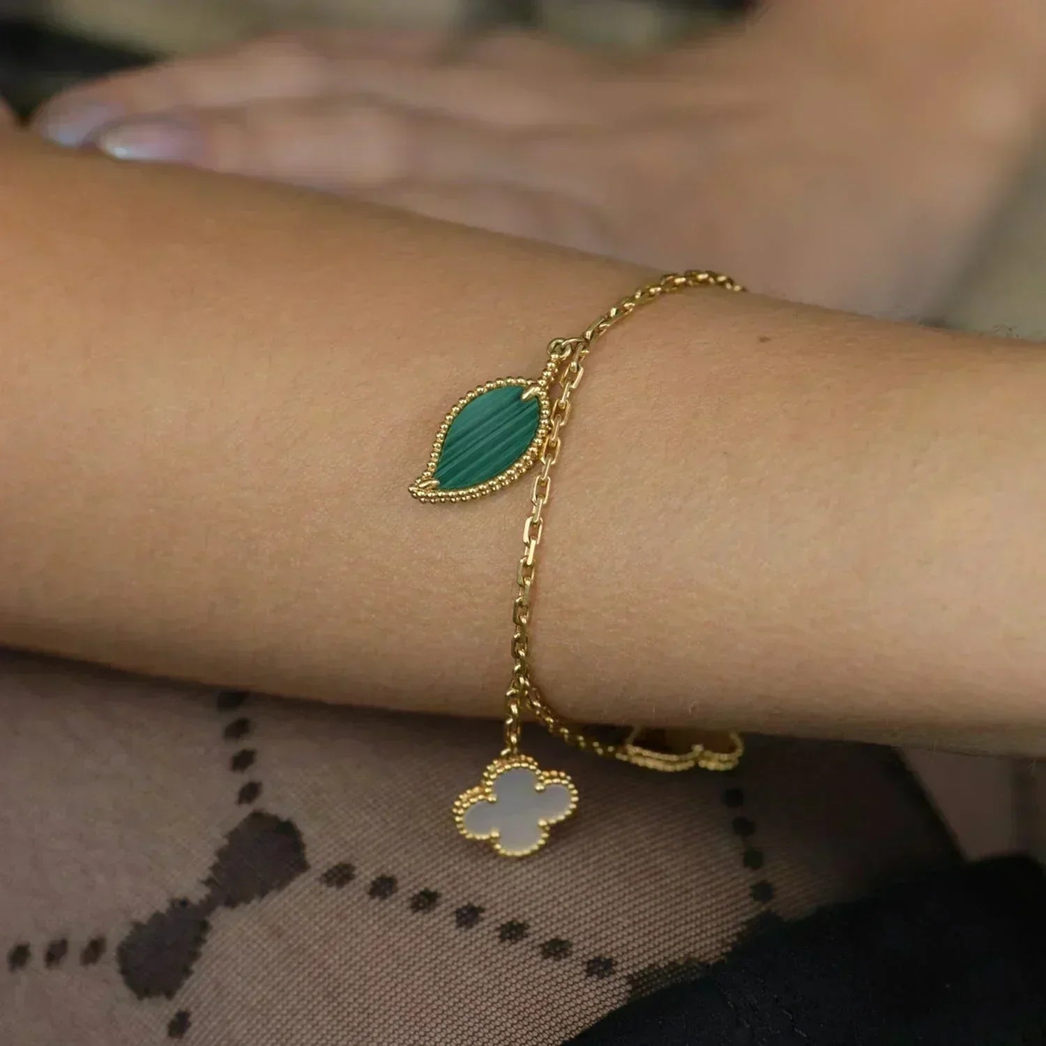 ¡®Twinkle jewelry¡¯LUCKY SPRING 5 MOTIF GOLD BRACELET